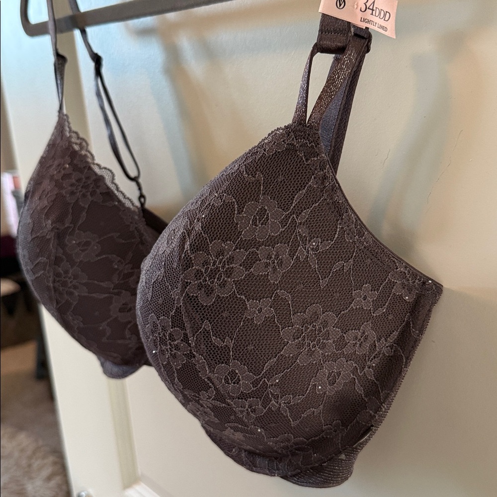 Victoria's Secret Lace Bra lightly lined - Picture 2 of 4